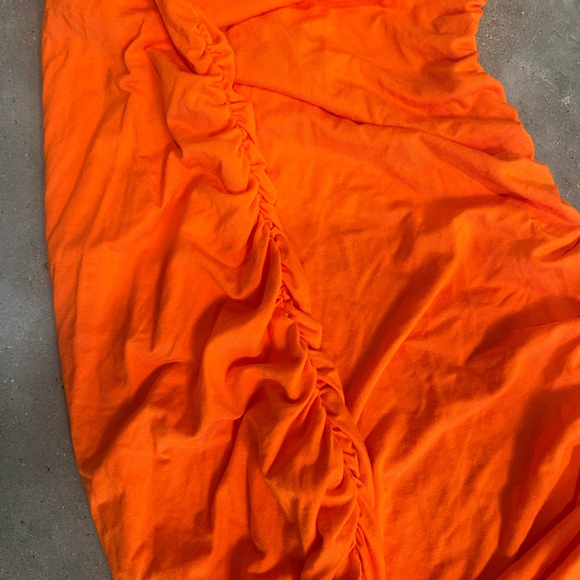 Orange v neck dress - Picture 4 of 5
